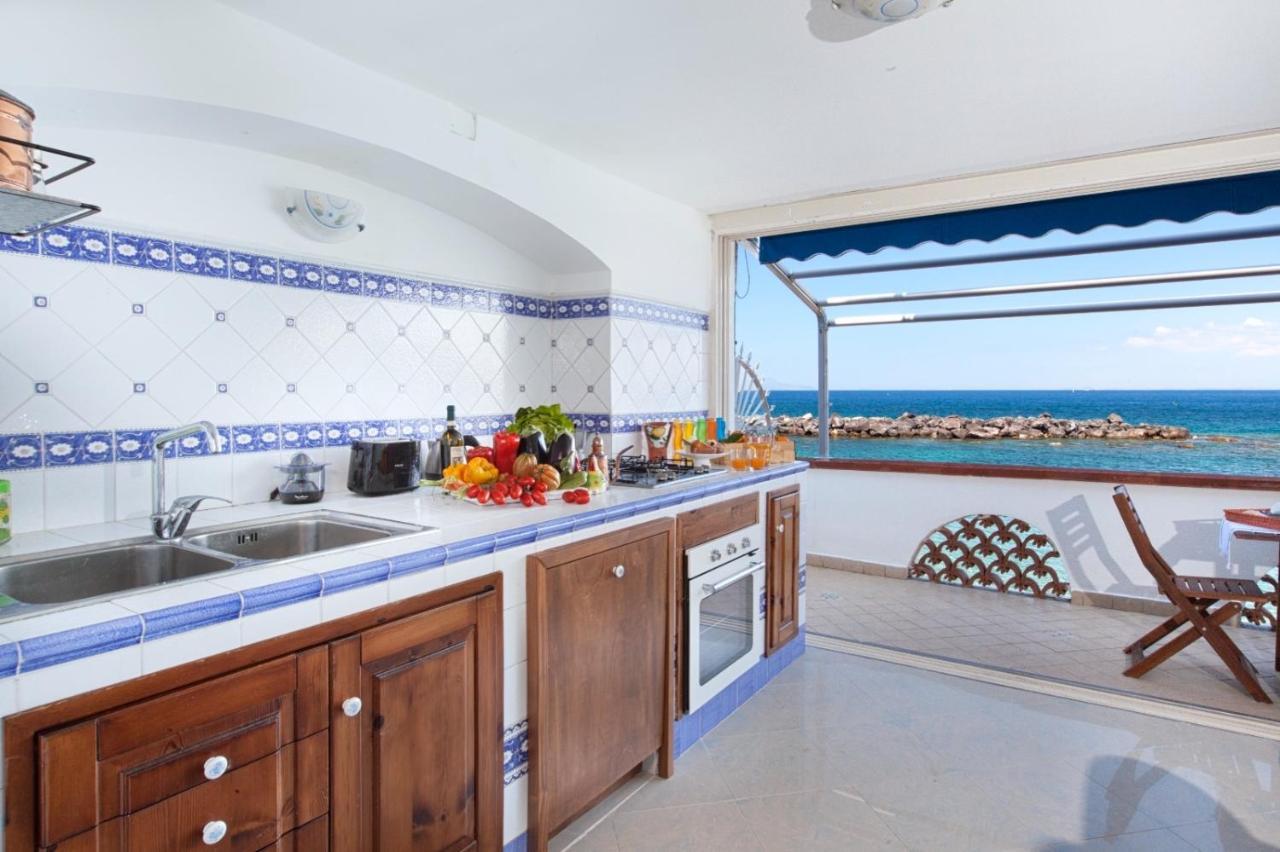 Casa Vacanza Verde Smeraldo- マッサ・ルブレンセ エクステリア 写真